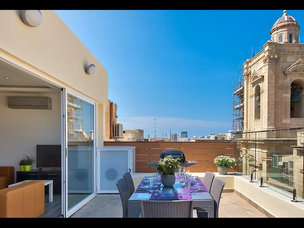 3 bed Penthouse For Rent in Valletta, Valletta - thumb 1