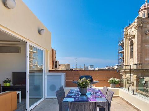 3 bed Penthouse For Rent in Valletta, Valletta - thumb 1