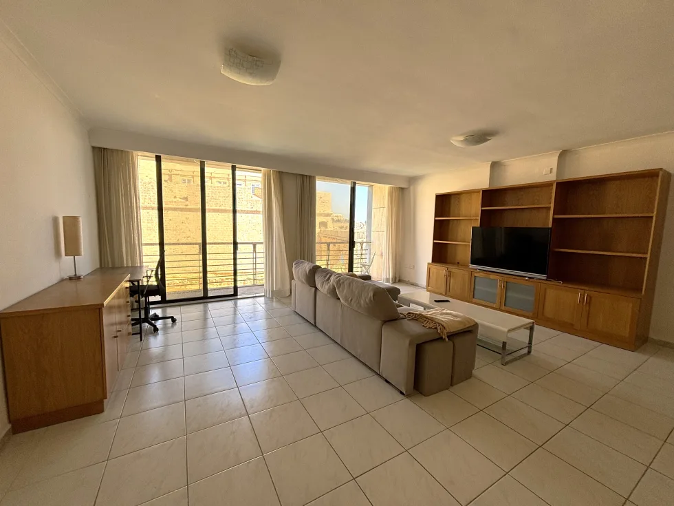 3 bed Apartment For Rent in Vittoriosa, Vittoriosa - thumb 3