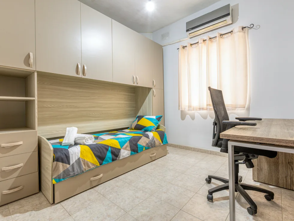 3 bed Apartment For Rent in Pembroke, Pembroke - thumb 12