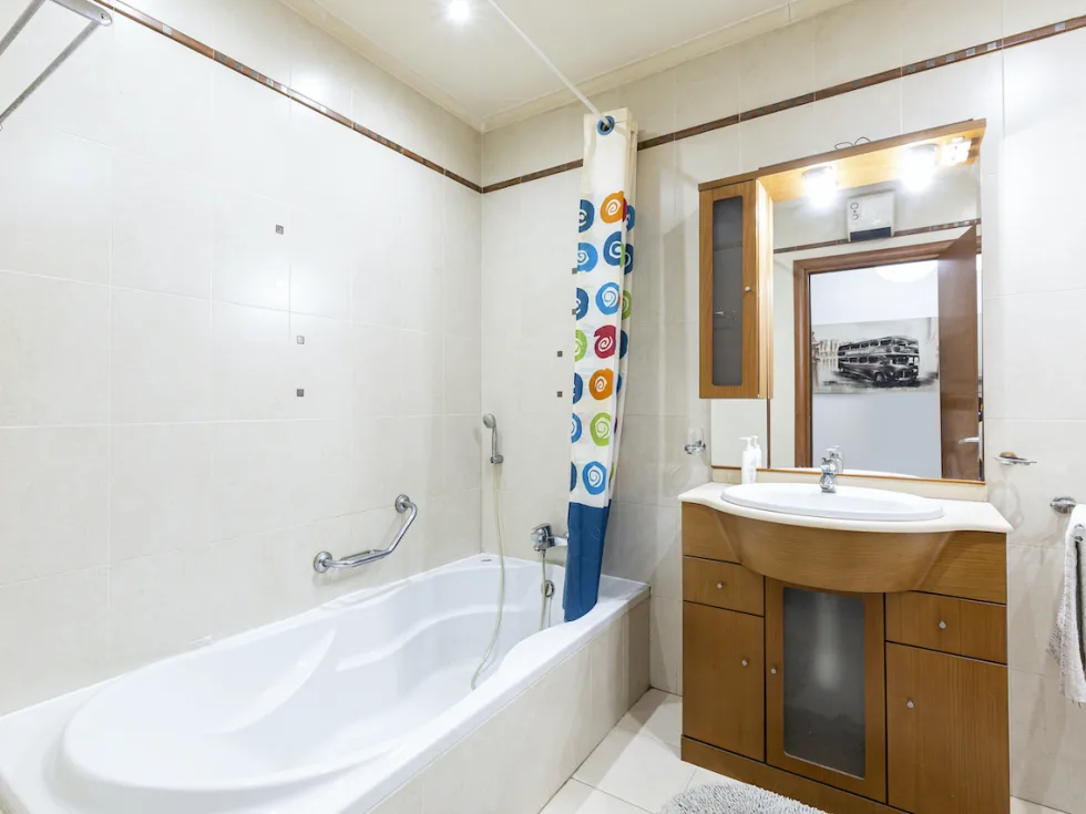 3 bed Apartment For Rent in Pembroke, Pembroke - thumb 17