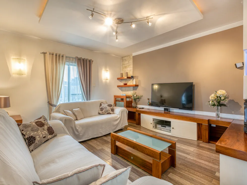 3 bed Apartment For Rent in Pembroke, Pembroke - thumb 2