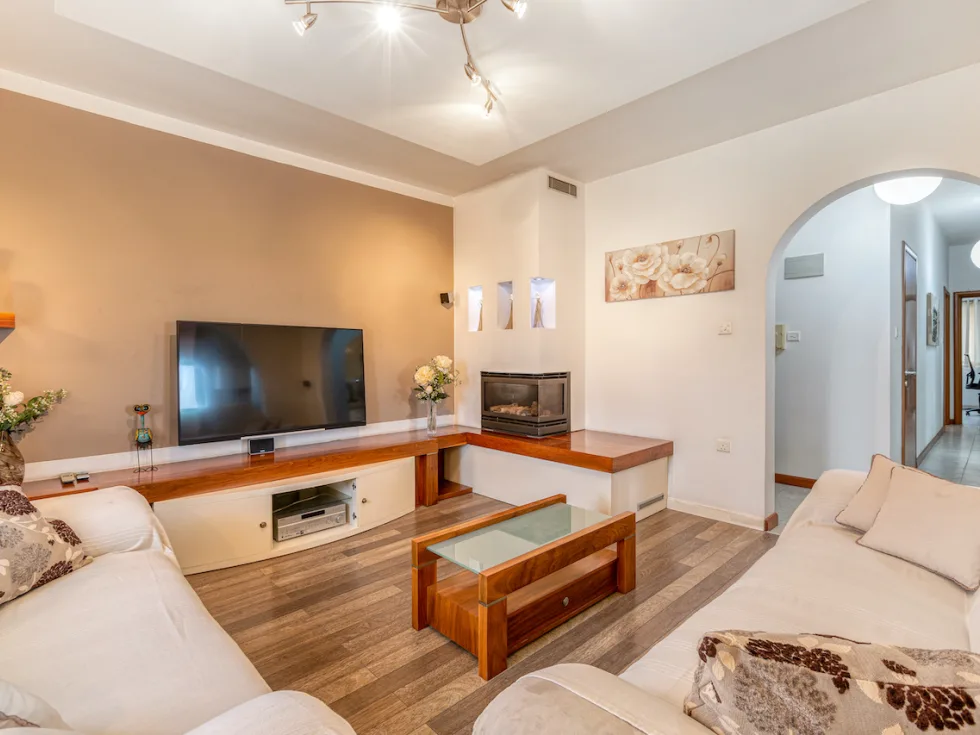 3 bed Apartment For Rent in Pembroke, Pembroke - thumb 3