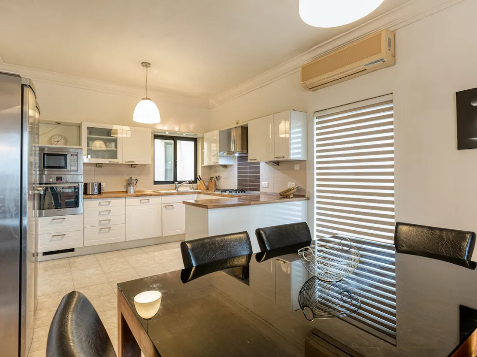 3 bed Apartment For Rent in Pembroke, Pembroke - thumb 5