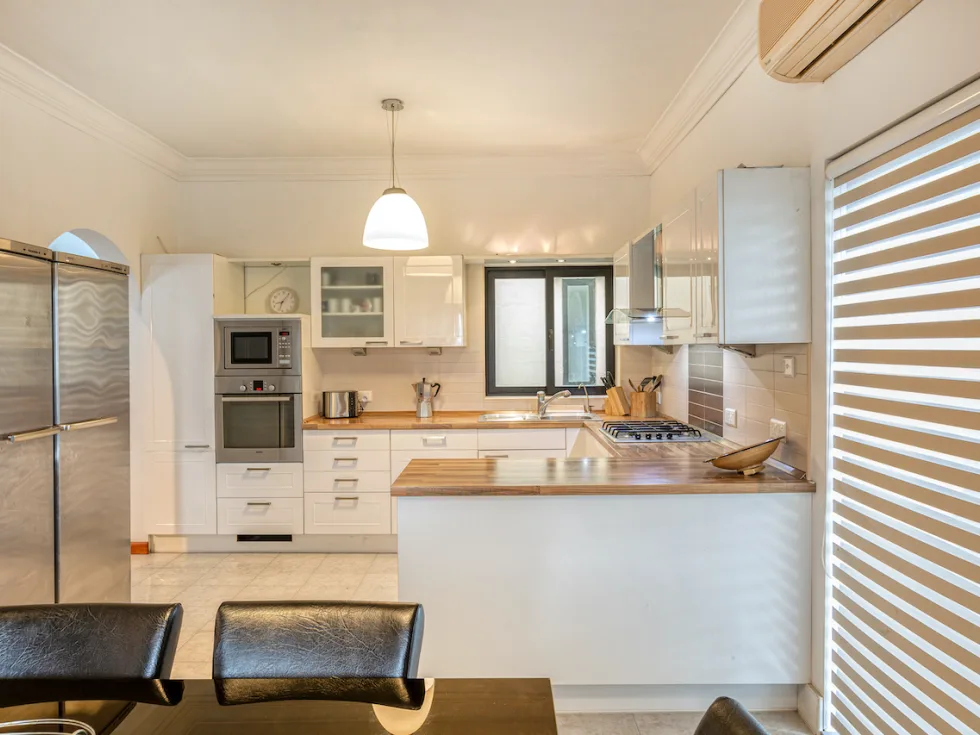 3 bed Apartment For Rent in Pembroke, Pembroke - thumb 6