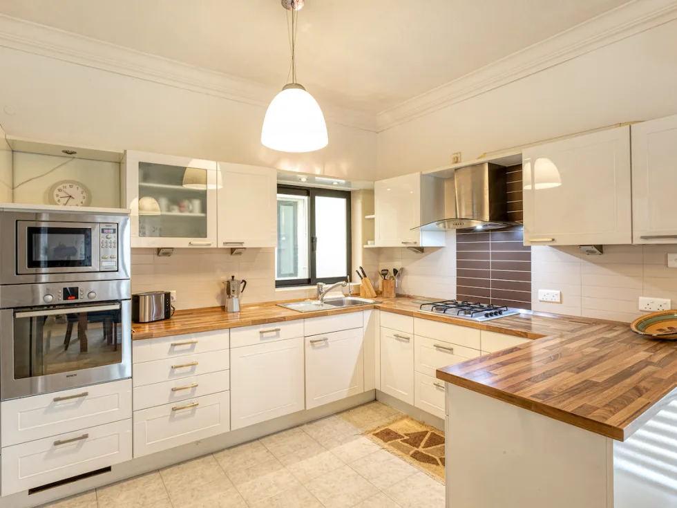 3 bed Apartment For Rent in Pembroke, Pembroke - thumb 8