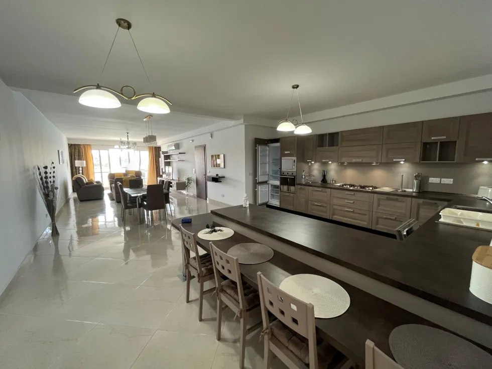3 bed Apartment For Rent in Sliema, Sliema - thumb 3