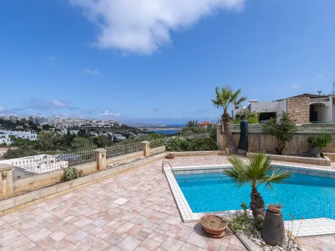 8 bed Villa For Sale in Mellieha, Mellieha - thumb 1