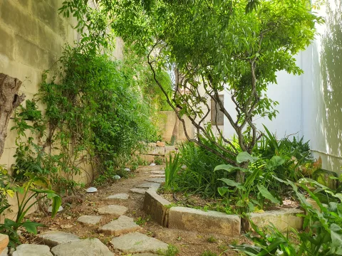 4 bed Terraced House For Rent in Ibragg, Ibragg - thumb 2