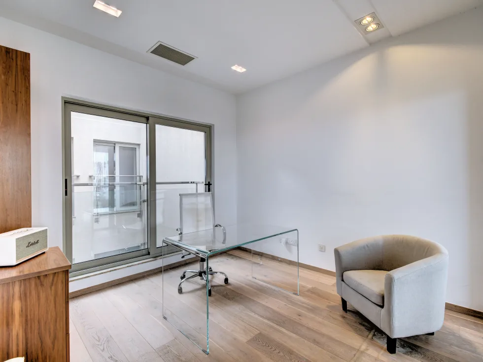 2 bed Penthouse For Sale in St Julian's, St Julian's - thumb 12