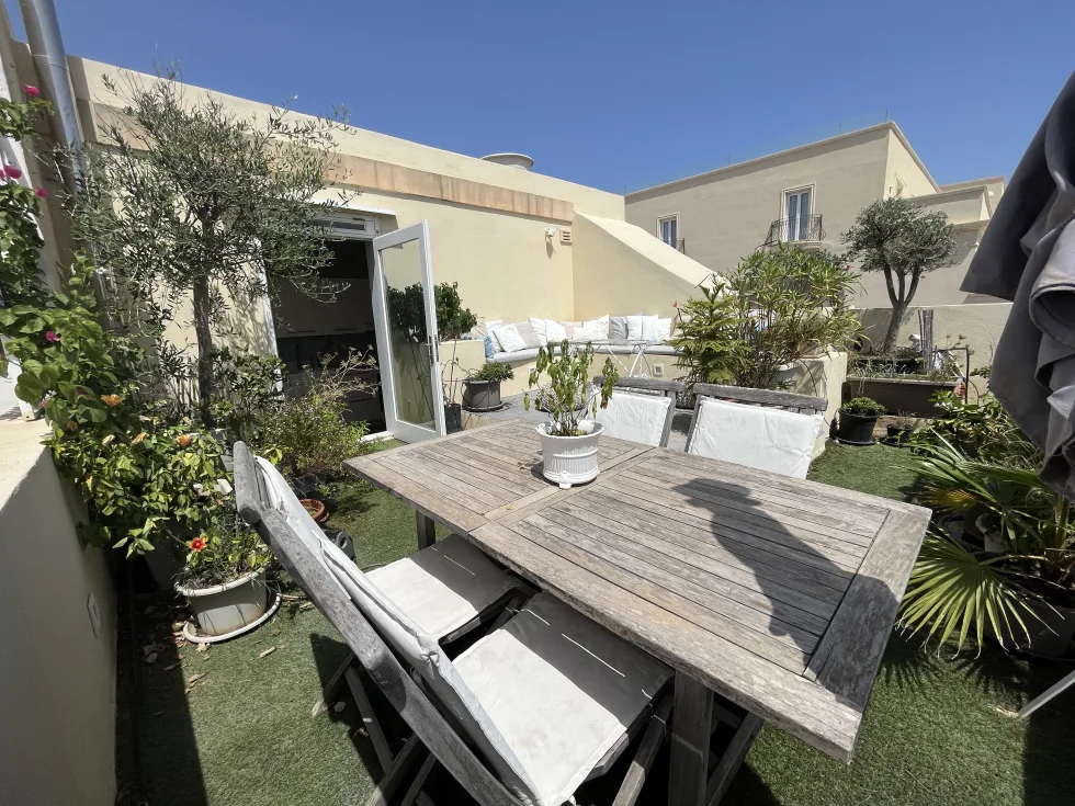 3 bed Town House For Rent in Sliema, Sliema - thumb 2