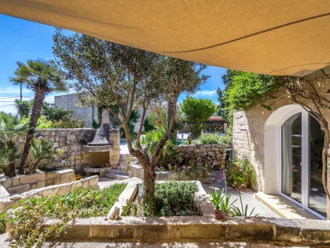 3 bed Farmhouse For Sale in Rabat, Rabat - thumb 4