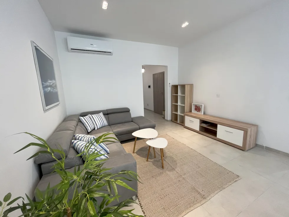 2 bed Apartment For Rent in Sliema, Sliema - thumb 6