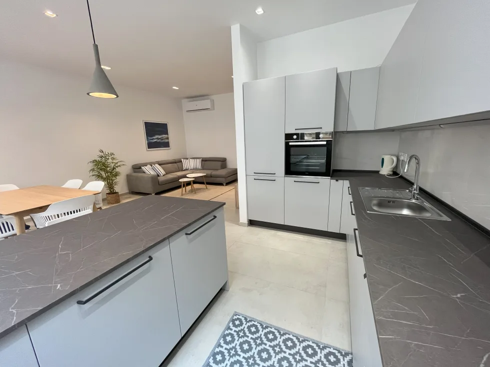 2 bed Apartment For Rent in Sliema, Sliema - thumb 7