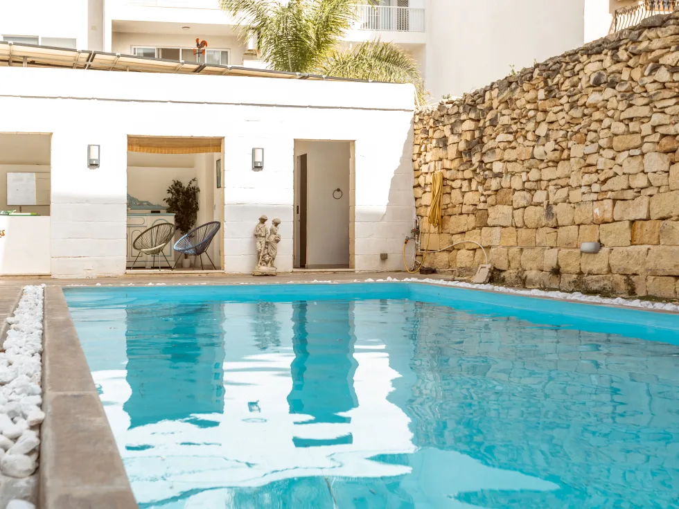 8 bed Town House For Sale in St Julian's, St Julian's - thumb 1
