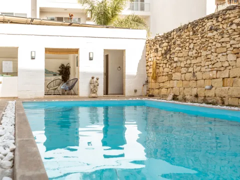 8 bed Town House For Sale in St Julian's, St Julian's - thumb 1