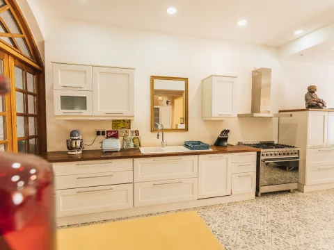 8 bed Town House For Sale in St Julian's, St Julian's - thumb 10