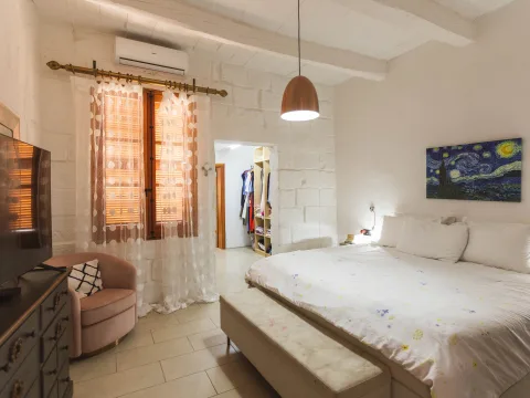 8 bed Town House For Sale in St Julian's, St Julian's - thumb 17