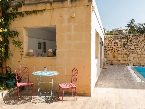 8 bed Town House For Sale in St Julian's, St Julian's - thumb 3