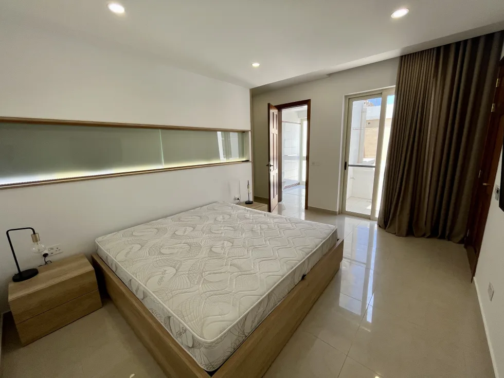 3 bed Penthouse For Rent in Sliema, Sliema - thumb 13