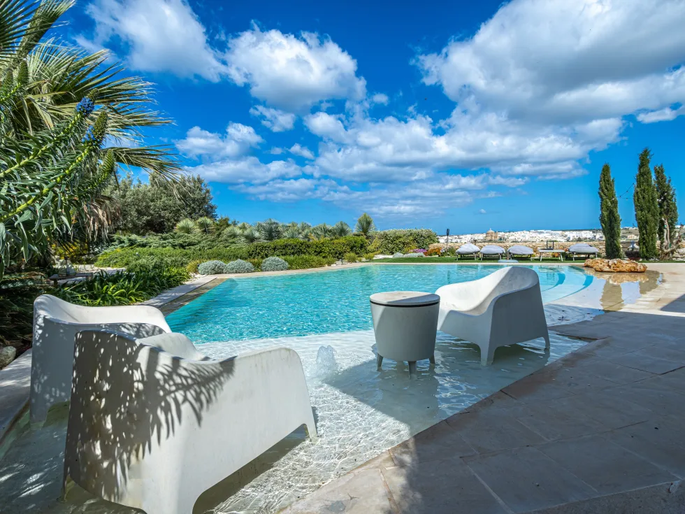 5 bed Farmhouse For Rent in Mgarr, Mgarr - thumb 1