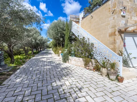 5 bed Farmhouse For Rent in Mgarr, Mgarr - thumb 20