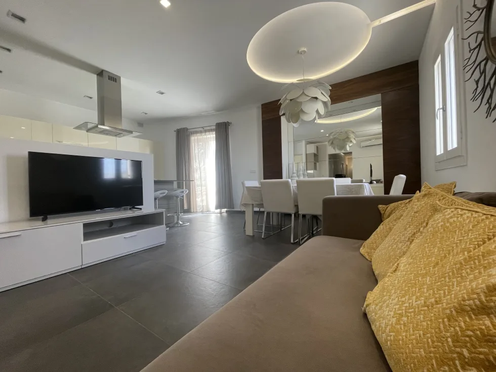 3 bed Apartment For Rent in Sliema, Sliema - thumb 1