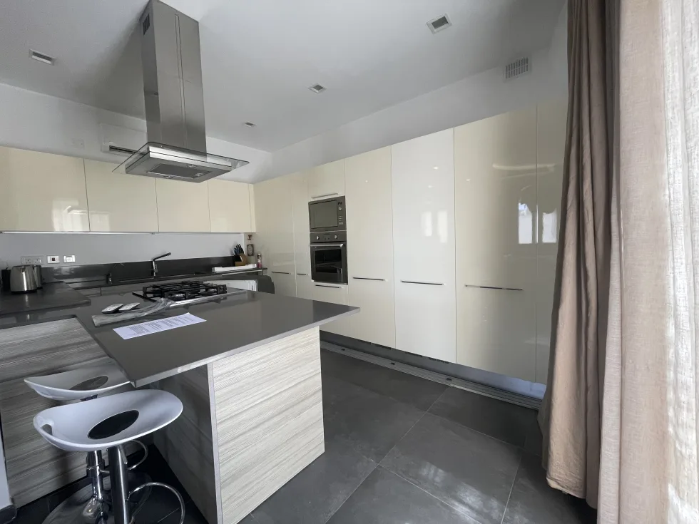 3 bed Apartment For Rent in Sliema, Sliema - thumb 5