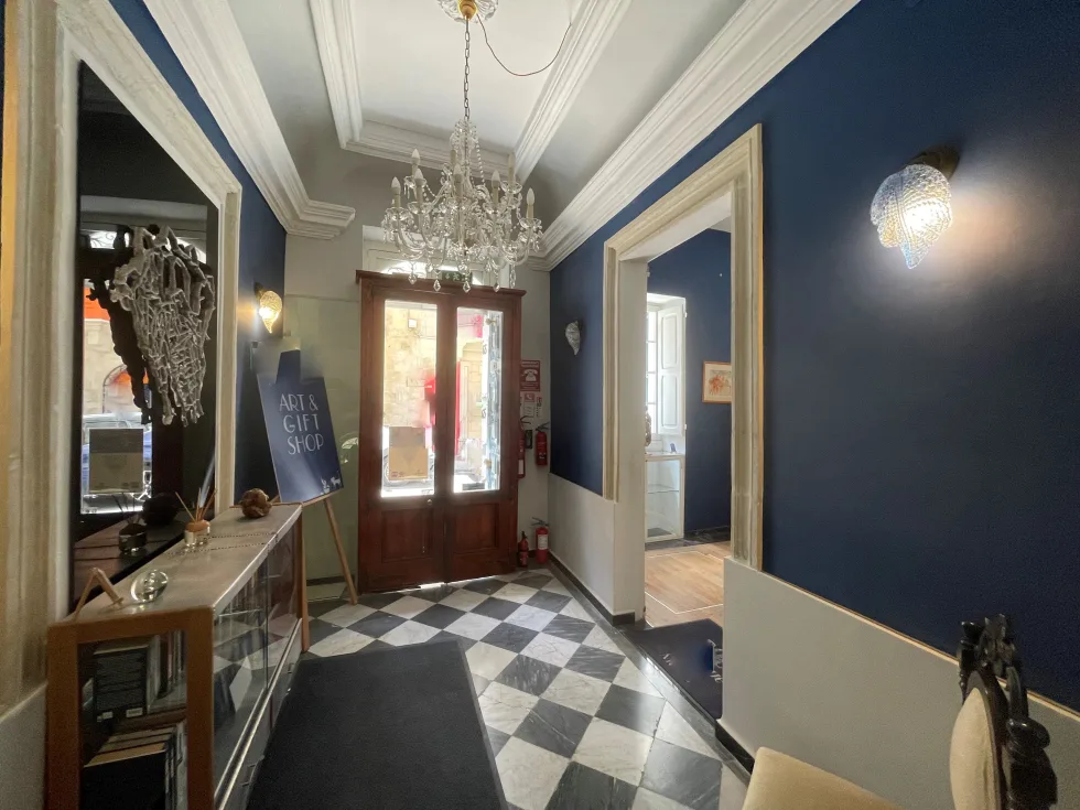 6 bed Hotel For Sale in Cospicua, Cospicua - thumb 1