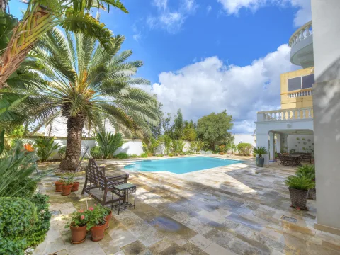 4 bed Villa For Rent in Madliena, Madliena - thumb 1