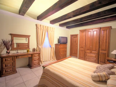 7 bed Town House For Sale in Valletta, Valletta - thumb 5