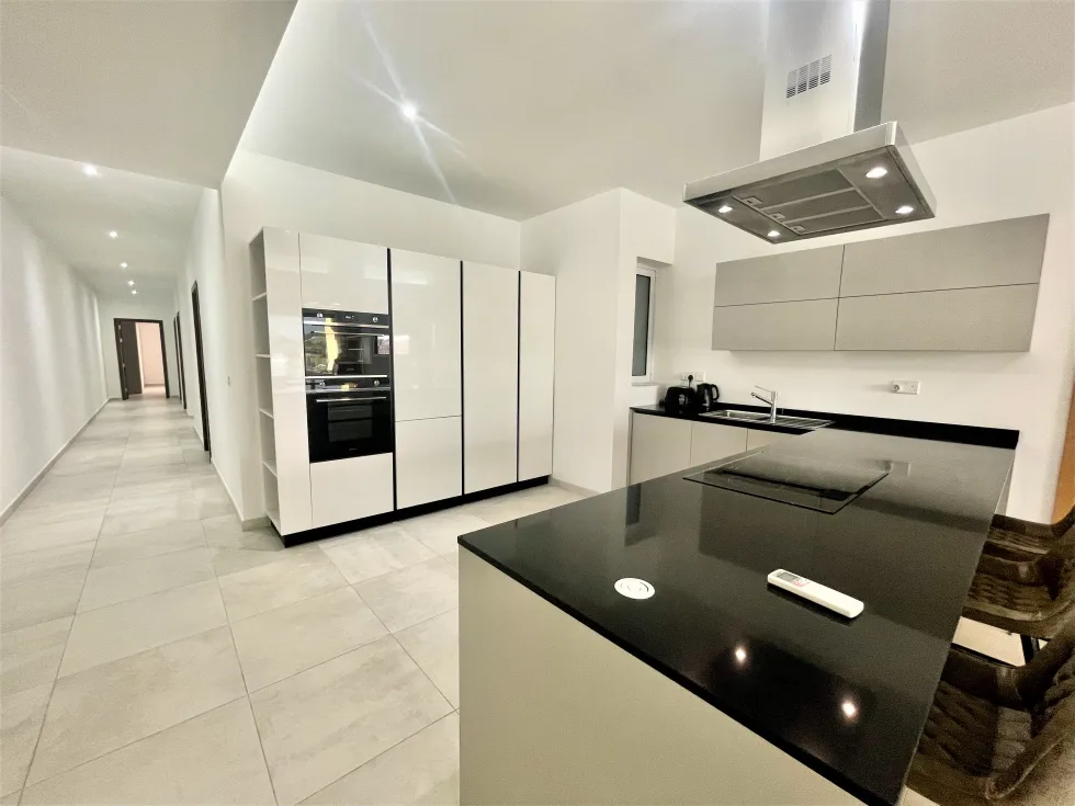 3 bed Apartment For Rent in Sliema, Sliema - thumb 7