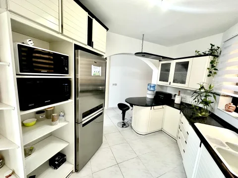 3 bed Apartment For Rent in Sliema, Sliema - thumb 6