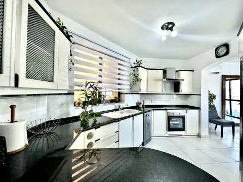 3 bed Apartment For Rent in Sliema, Sliema - thumb 7