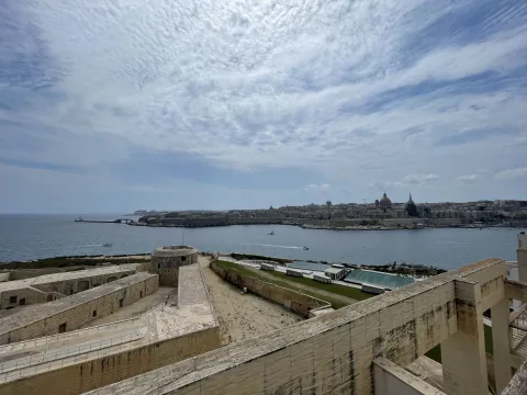 3 bed Penthouse For Rent in Sliema, Sliema - thumb 3