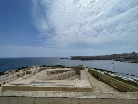 3 bed Penthouse For Rent in Sliema, Sliema - thumb 4