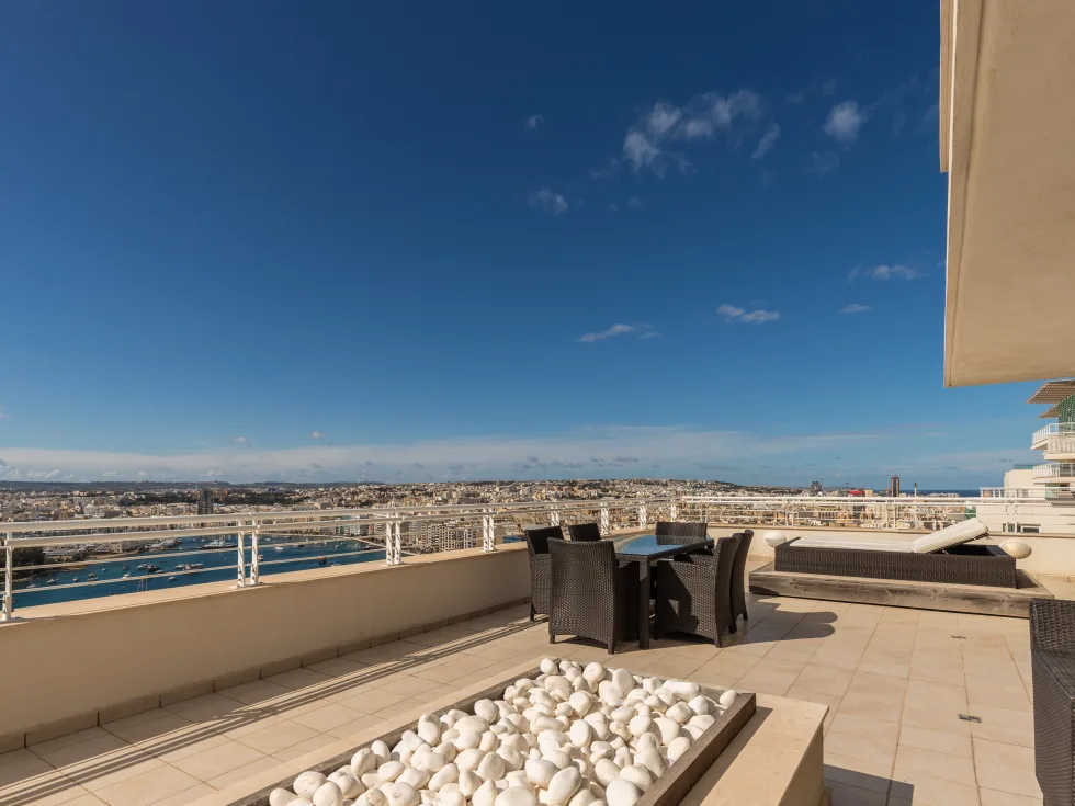 2 bed Penthouse For Sale in Sliema, Sliema - thumb 3