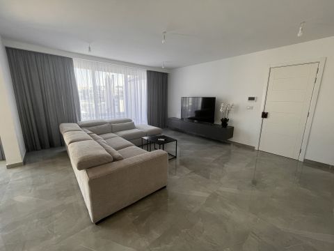 3 bed Penthouse For Rent in St Julian's, St Julian's - thumb 3