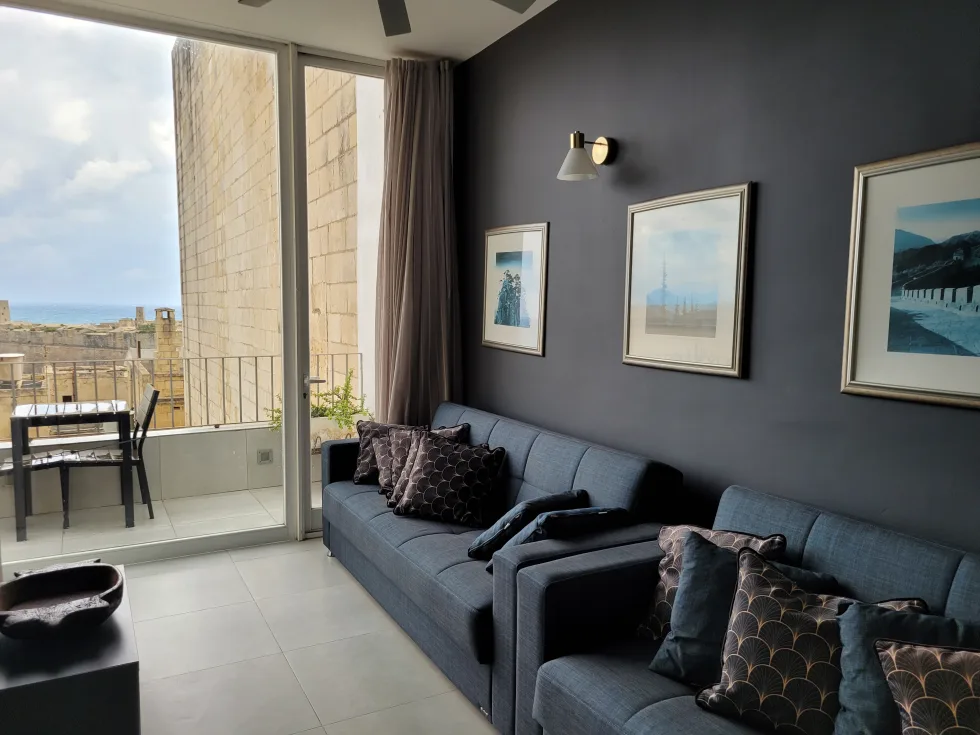 1 bed Penthouse For Rent in Valletta, Valletta - thumb 3
