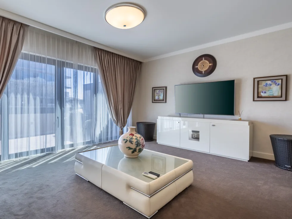 3 bed Penthouse For Rent in St Julian's, St Julian's - thumb 2