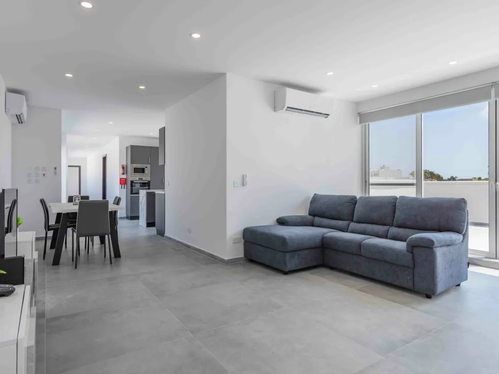 2 bed Penthouse For Rent in St Julian's, St Julian's - thumb 2