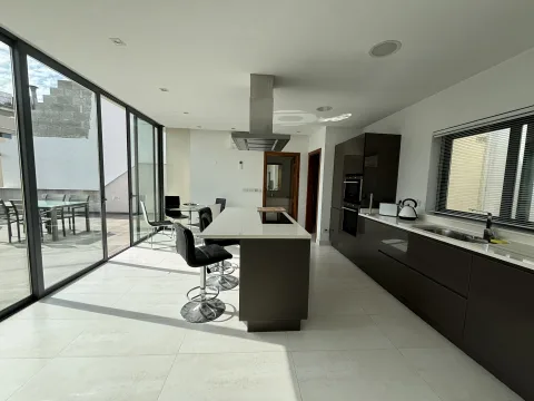 1 bed Penthouse For Rent in St Julian's, St Julian's - thumb 4