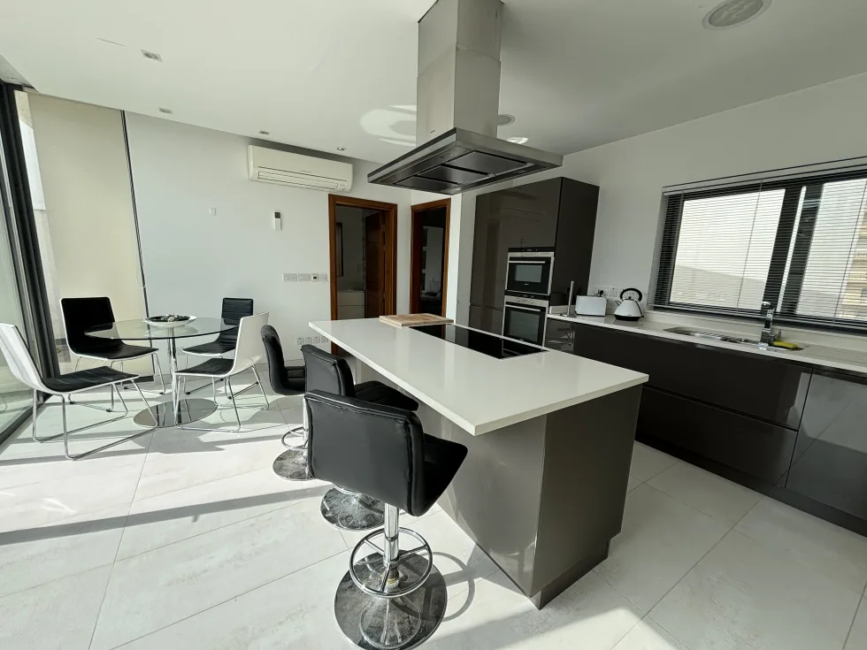 1 bed Penthouse For Rent in St Julian's, St Julian's - thumb 5