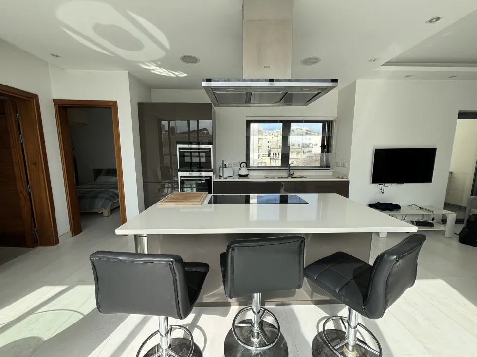 1 bed Penthouse For Rent in St Julian's, St Julian's - thumb 7