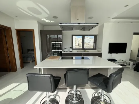 1 bed Penthouse For Rent in St Julian's, St Julian's - thumb 7