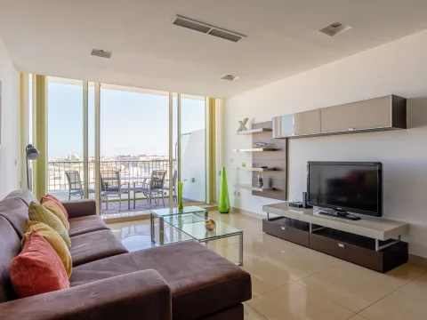 2 bed Penthouse For Rent in Gzira, Gzira - thumb 2