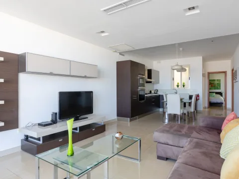 2 bed Penthouse For Rent in Gzira, Gzira - thumb 4