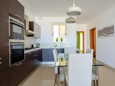 2 bed Penthouse For Rent in Gzira, Gzira - thumb 5