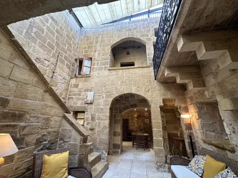 4 bed Town House For Rent in Mosta, Mosta - thumb 2
