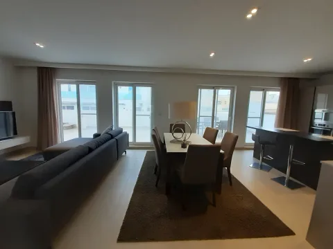 2 bed Penthouse For Rent in Sliema, Sliema - thumb 16